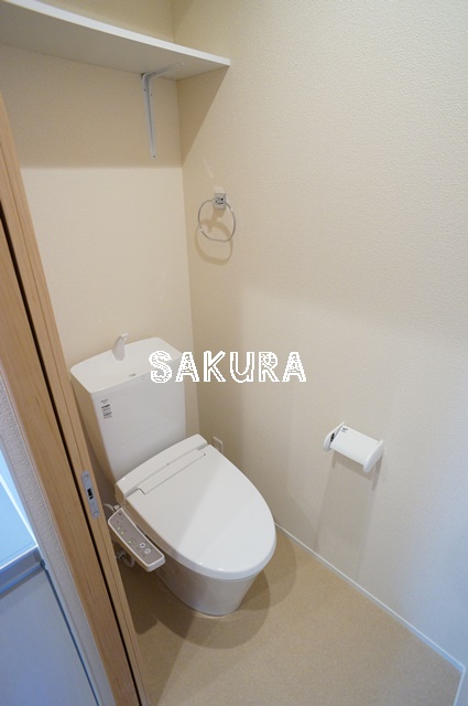 トイレ　落ち着いた色調のトイレです♪