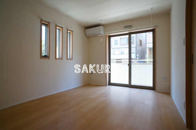 居室・リビング　使いやすい形の為、レイアウトを楽しめます♪