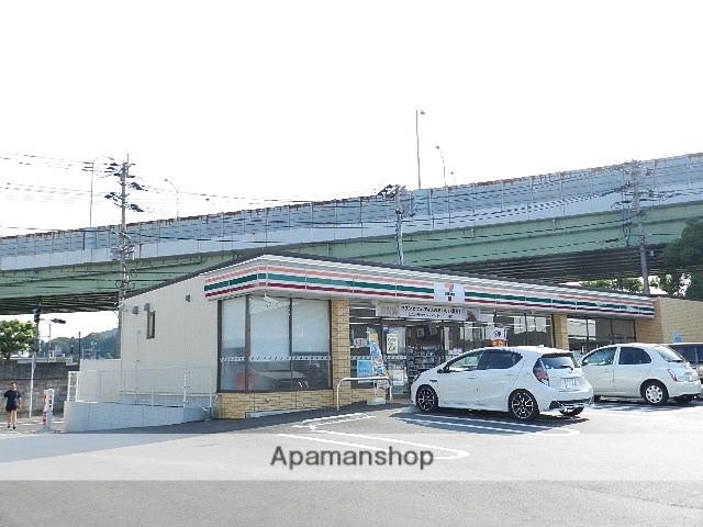 コンビニ　セブンイレブン小倉東篠崎２丁目店（コンビニ）まで402m