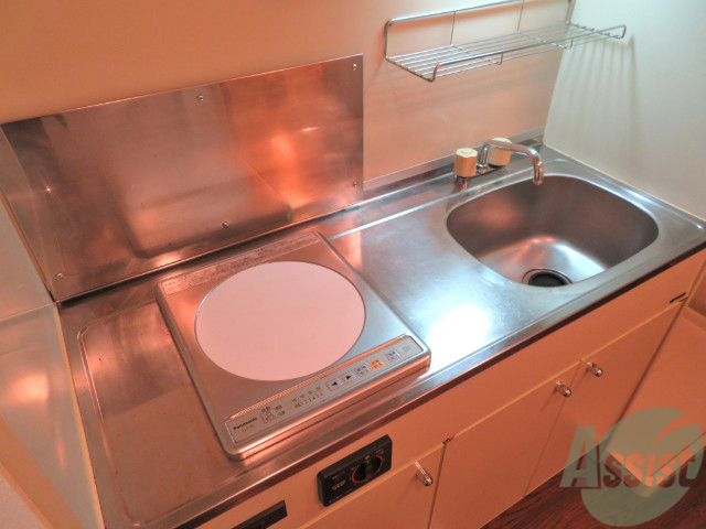 キッチン　キッチンはＩＨコンロがついていて便利ですねー