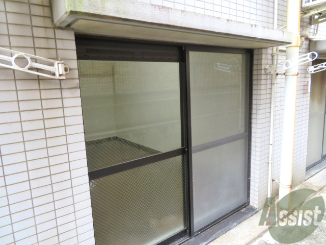 バルコニー　バルコニーはありませんがお洗濯物は干せますね