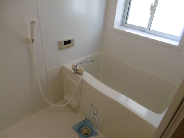 バス・シャワールーム　シャワー