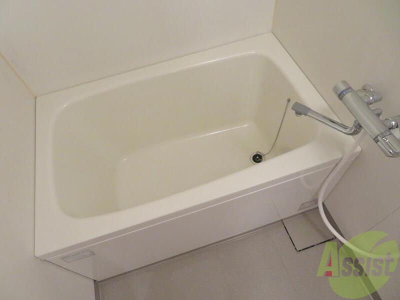 バス・シャワールーム　お風呂です。ここで一日の疲れを癒してください。