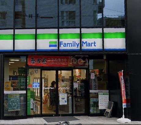 コンビニ　ファミリーマート北参道駅前店（コンビニ）まで260m
