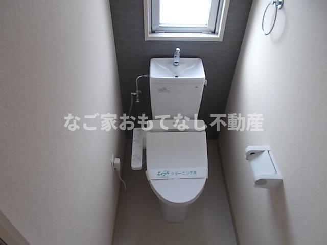 トイレ　※写真は別号室