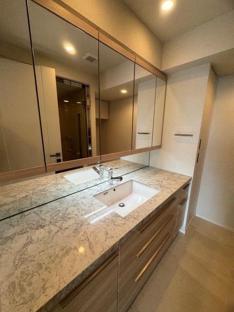 洗面設備　洗面化粧台