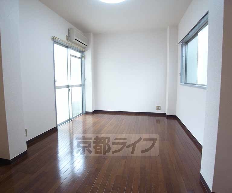 居室・リビング　ゆったりとしたお部屋です。