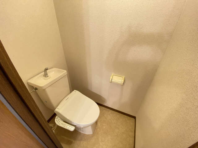 トイレ　2025年撮影・205号室の写真