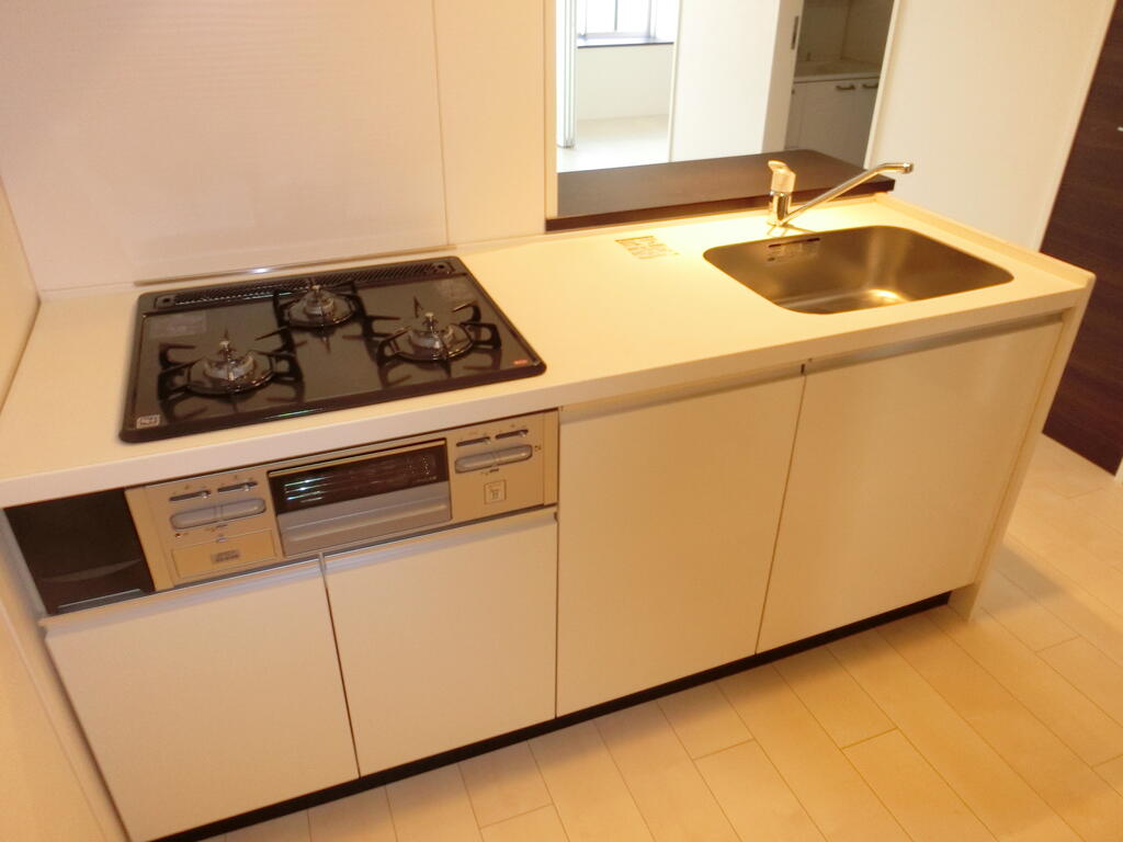 キッチン　※別のお部屋の写真です。現況を優先さていただきます。