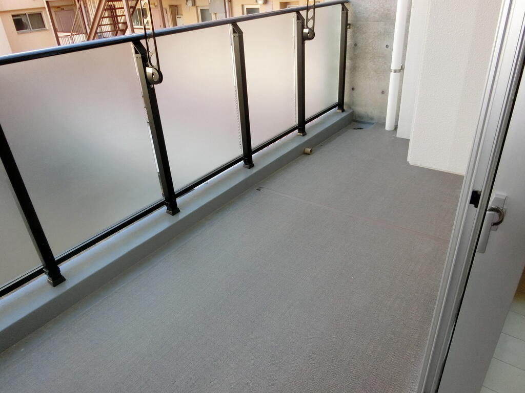 バルコニー　※別のお部屋の写真です。現況を優先さていただきます。