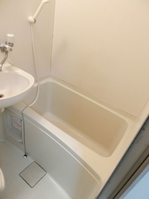 バス・シャワールーム　お風呂で毎日の疲れもスッキリ。