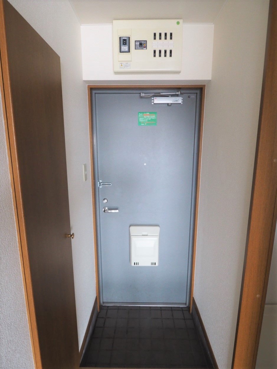 その他　シューズBOXがあると片付いた玄関がキープできますね