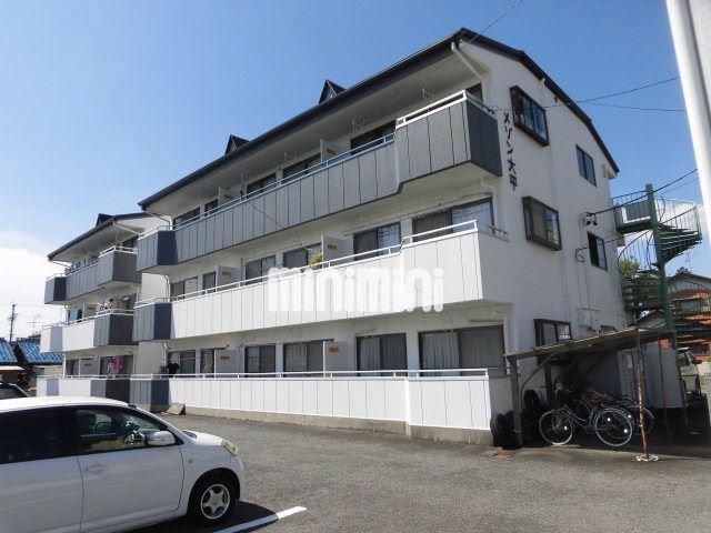 建物外観　重量感のある外観ですね。