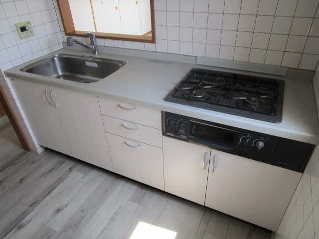 キッチン　別号室のお写真になります。