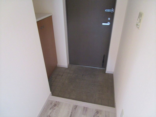 玄関　別号室のお写真になります。