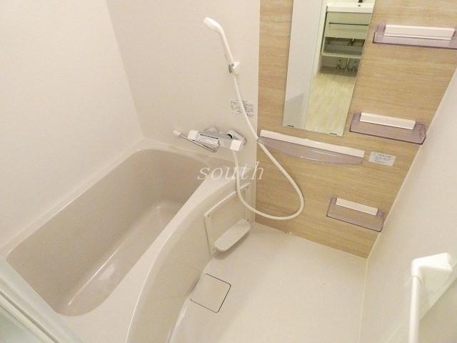 バス・シャワールーム　お部屋により室内カラーが異なります