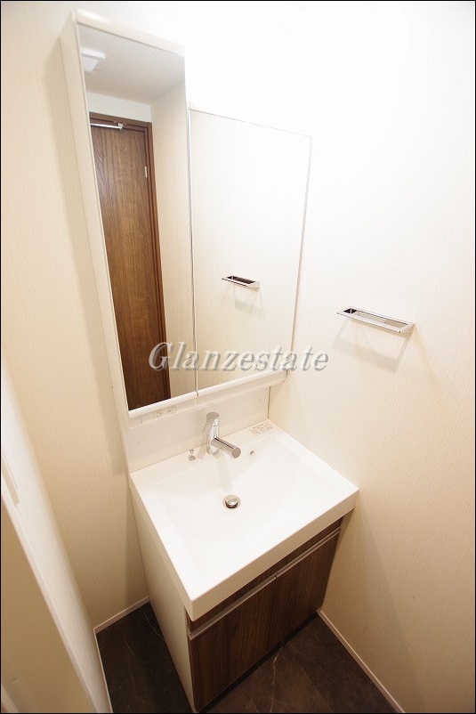 洗面設備　☆スタイリッシュな洗面台☆