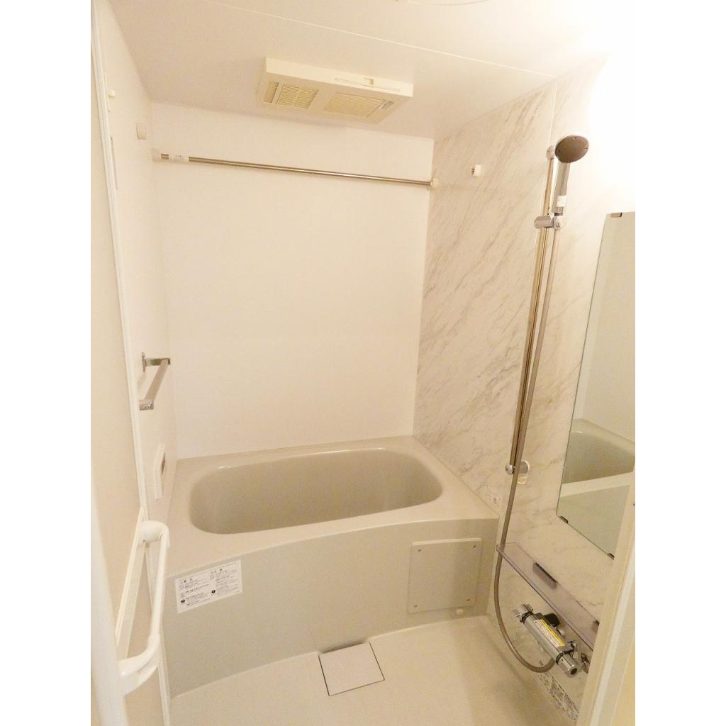 バス・シャワールーム　お風呂です