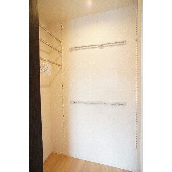 収納　ワンステップクローゼット