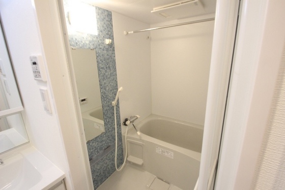 バス・シャワールーム　※別部屋の写真です