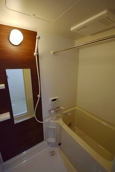 バス・シャワールーム　追焚＆浴室乾燥機能付