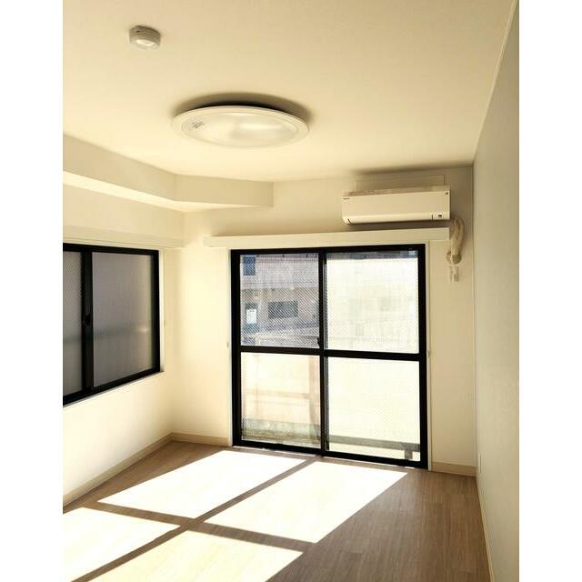 居室・リビング　使いやすい形の為、レイアウトを楽しめます♪