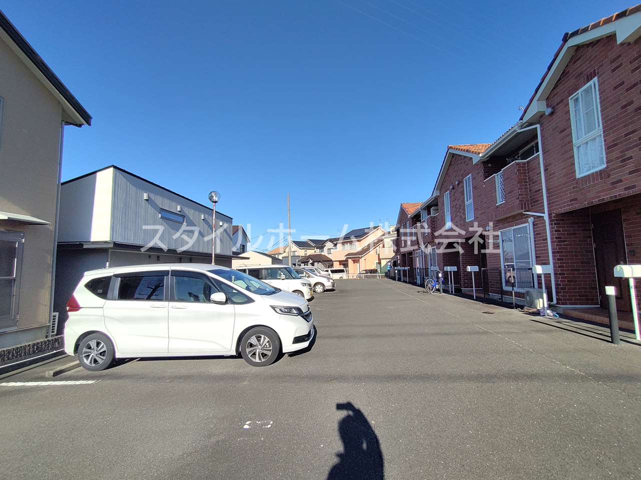 駐車場　同建物内別部屋の写真です。