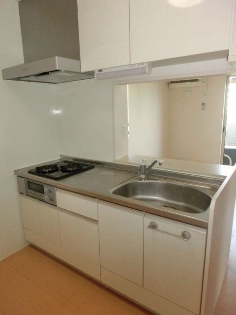 キッチン　お料理好きには嬉しい2口のシステムキッチン