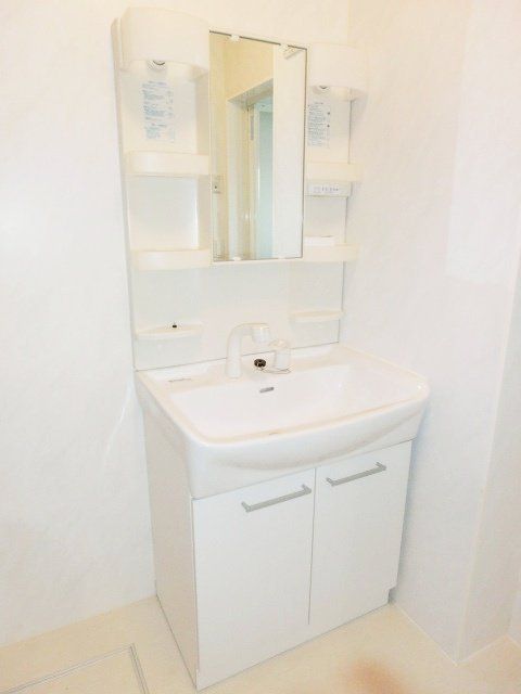 洗面設備　忙しい朝に便利な洗髪洗面化粧台