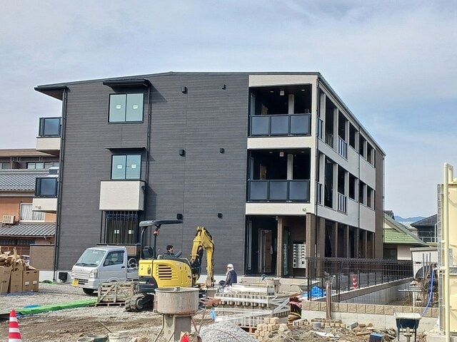 建物外観　外構工事中