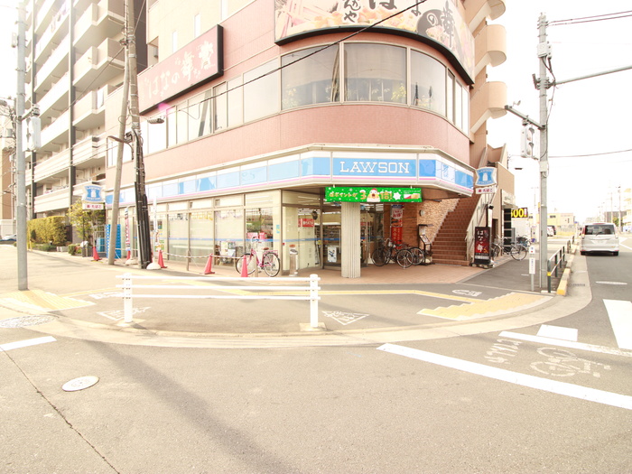 コンビニ　ローソン（コンビニ）まで727m