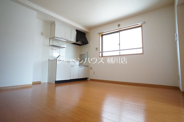 居室・リビング　レーベンハウス桶川店へ　048-787-5511