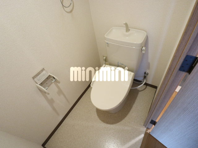 トイレ　温水洗浄便座