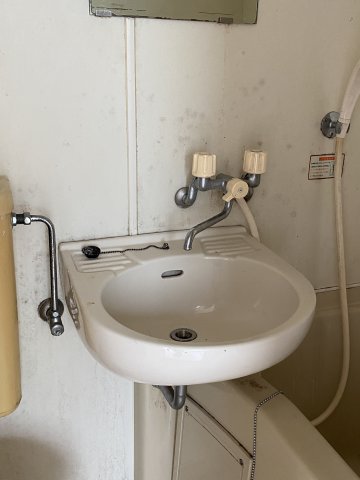 洗面設備　浴室内に洗面台付き！