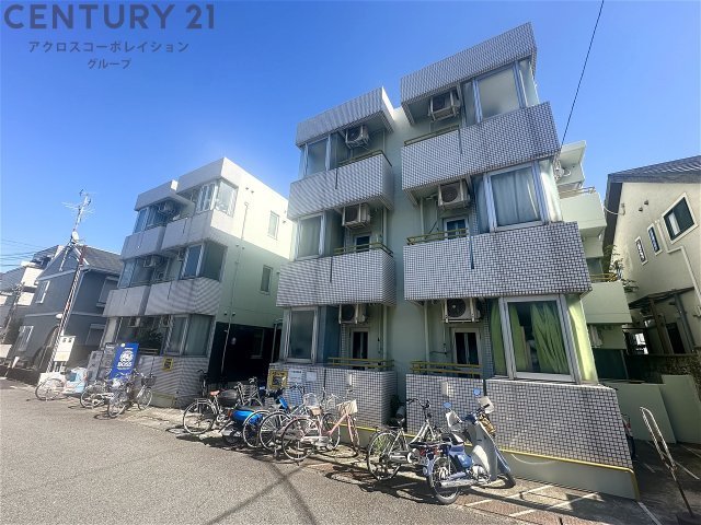 建物外観　居住者専用のごみ置き場があります☆