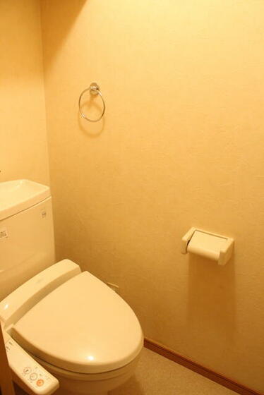 トイレ　温水洗浄便座