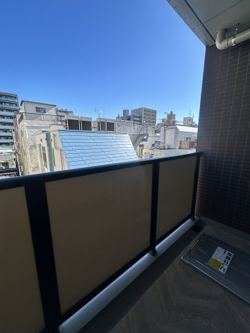 バルコニー　開放的で明るい空間を演出してくれるバルコニーです