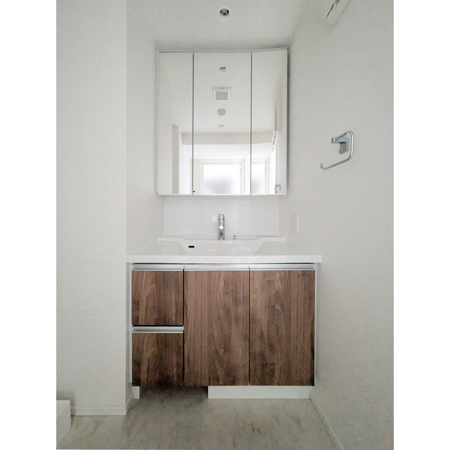 洗面設備　使いやすい洗面所です