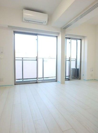 居室・リビング　☆明るい居間☆