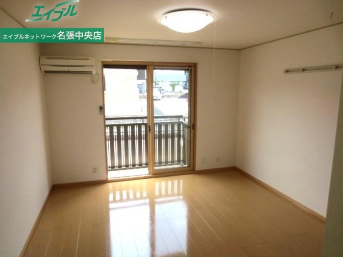 居室・リビング　同一タイプ部屋写真