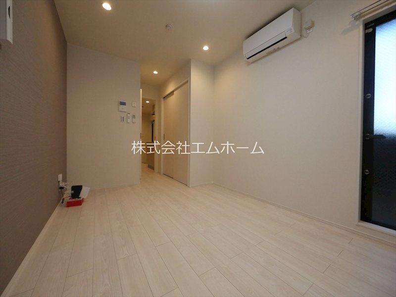 居室・リビング　洋室7.7帖　クローゼット付　エアコン完備