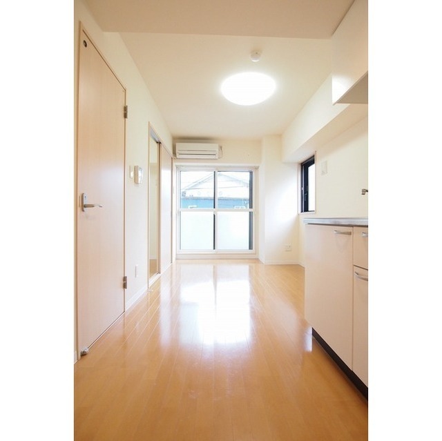 居室・リビング　※現況優先。