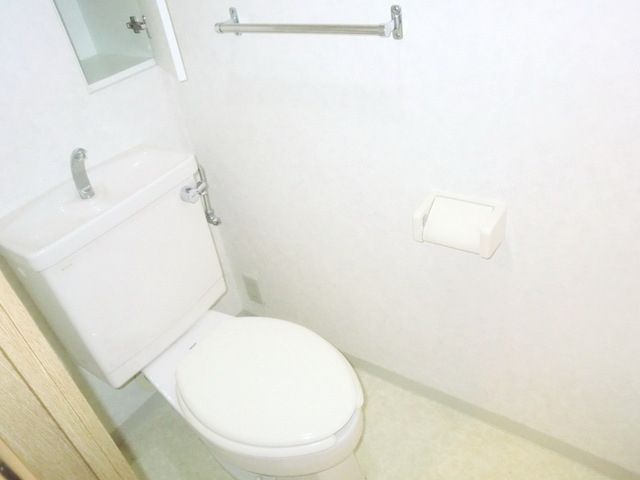 トイレ　★ウォシュレット設置可能なトイレです★