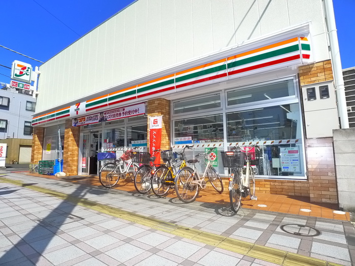 コンビニ　セブンイレブン（コンビニ）まで394m