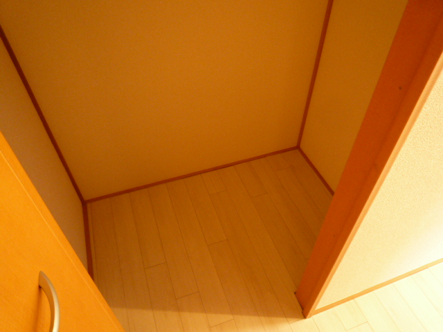 収納　玄関先納戸