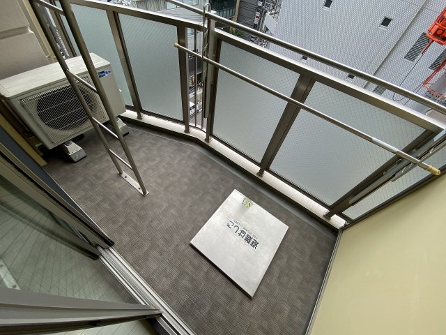 バルコニー　バルコニーからの眺めを楽しみながら食事をしませんか