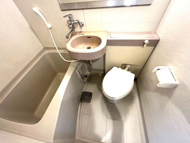 バス・シャワールーム