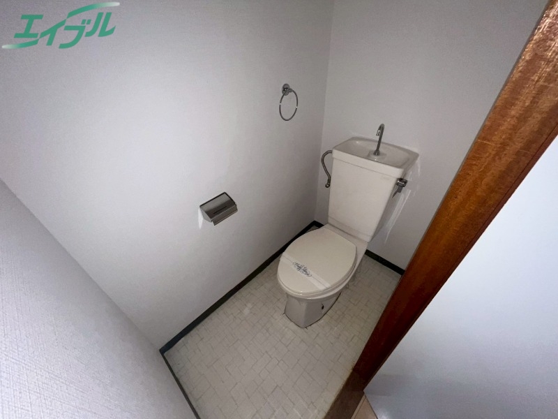 トイレ　別部屋参考写真です。