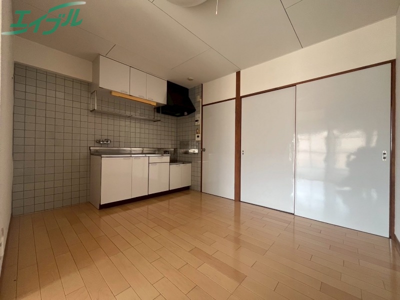 居室・リビング　別部屋参考写真です。