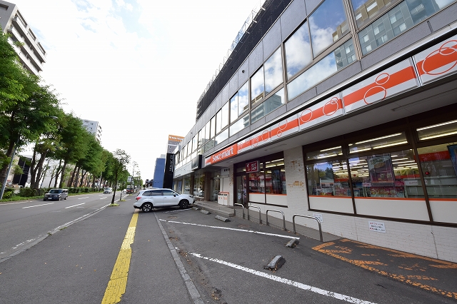 コンビニ　セイコーマート地下鉄白石駅前店（コンビニ）まで392m